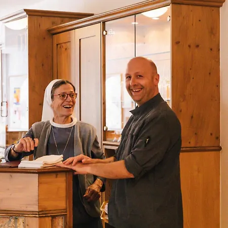 فندق Klostergut Kronburg زامز