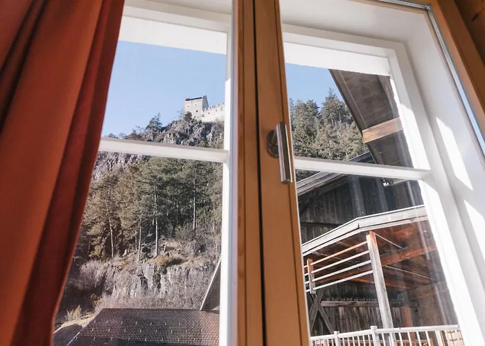 Ξενοδοχείο Klostergut Kronburg 3*